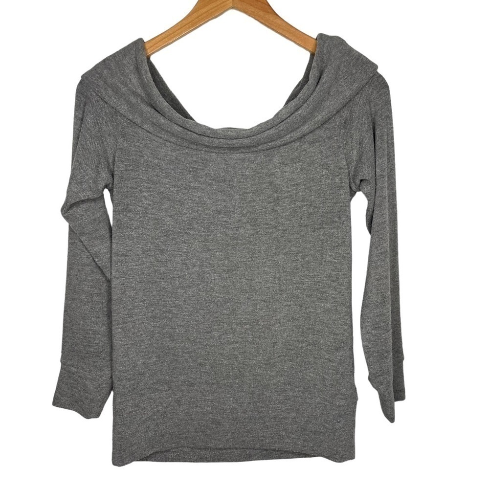 Cupcakes & Cashmere gray off the shoulder pull over sweater Sz XXS